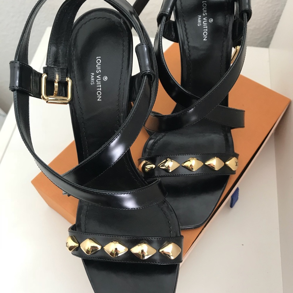 AUTHENTIC Louis Vuitton black heels - Picture 2 of 6